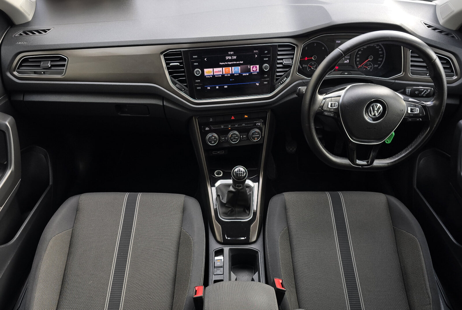 2019 Volkswagen T-Roc 1.6 TDI Design - Image 9