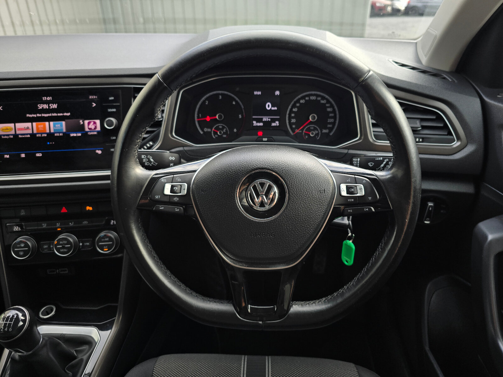 2019 Volkswagen T-Roc 1.6 TDI Design - Image 15