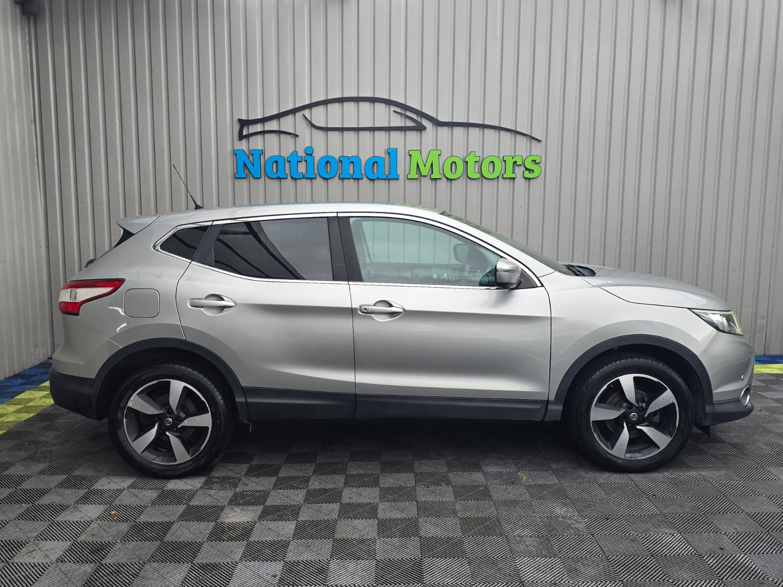 2014 Nissan Qashqai 1.5 DSL SV - Image 2