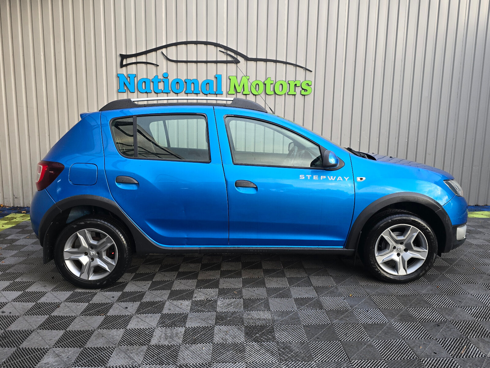 2015 Dacia Sandero Stepway 1.5 dCi SIGNATURE - Image 2