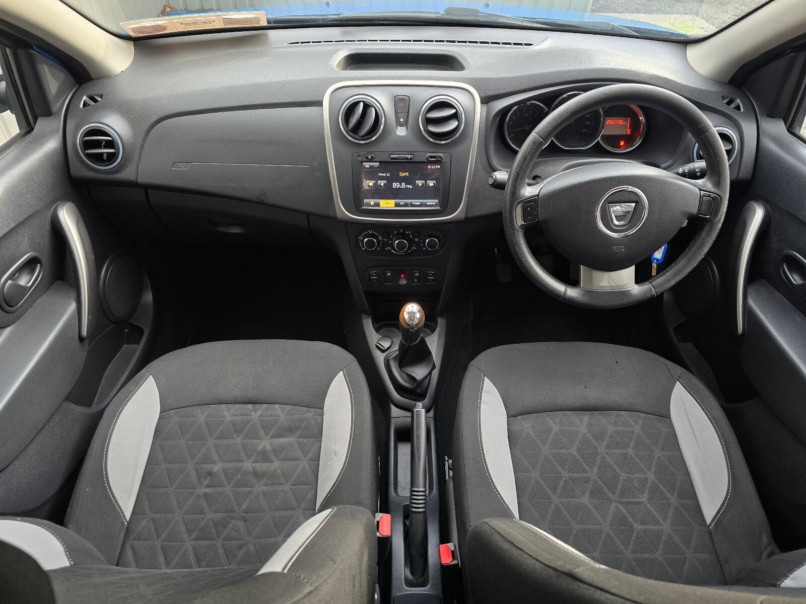 2015 Dacia Sandero Stepway 1.5 dCi SIGNATURE - Image 10