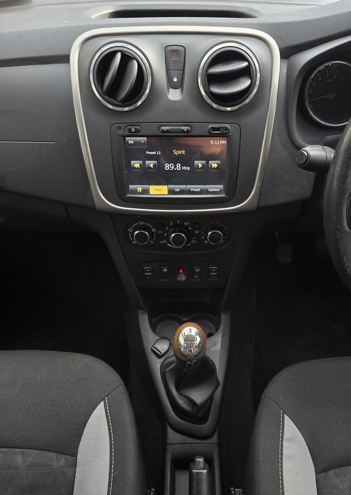 2015 Dacia Sandero Stepway 1.5 dCi SIGNATURE - Image 13
