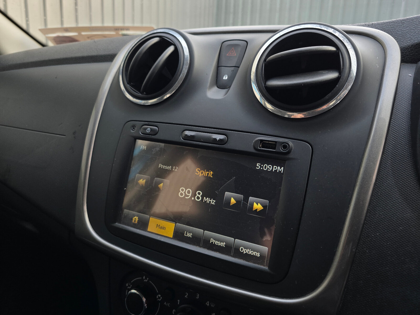 2015 Dacia Sandero Stepway 1.5 dCi SIGNATURE - Image 15