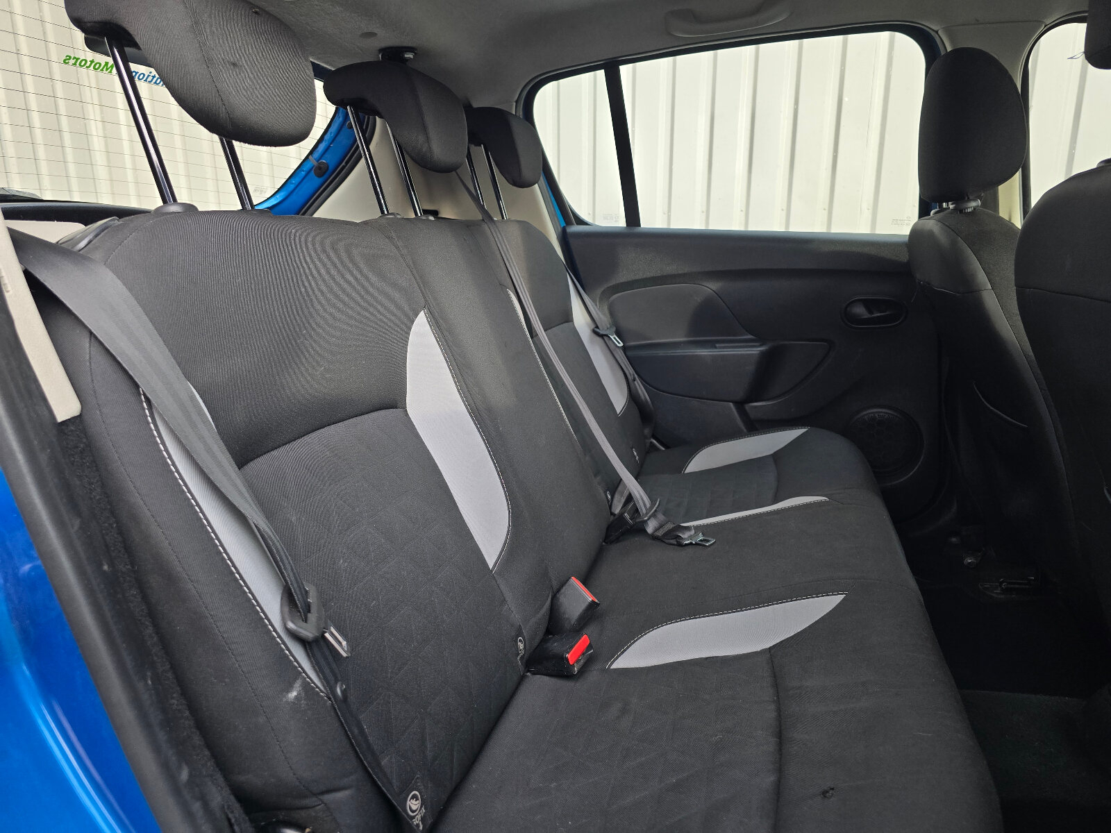 2015 Dacia Sandero Stepway 1.5 dCi SIGNATURE - Image 18