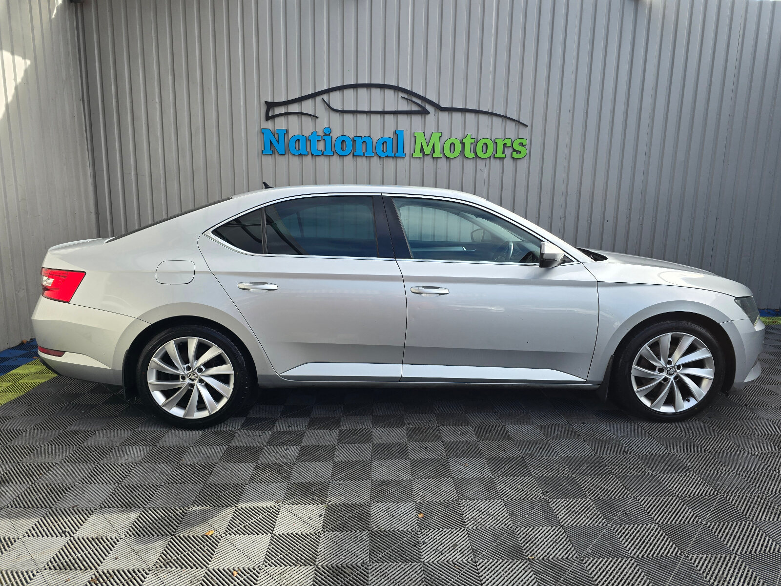 2016 Skoda Superb 2.0 TDI Sportline - Image 2