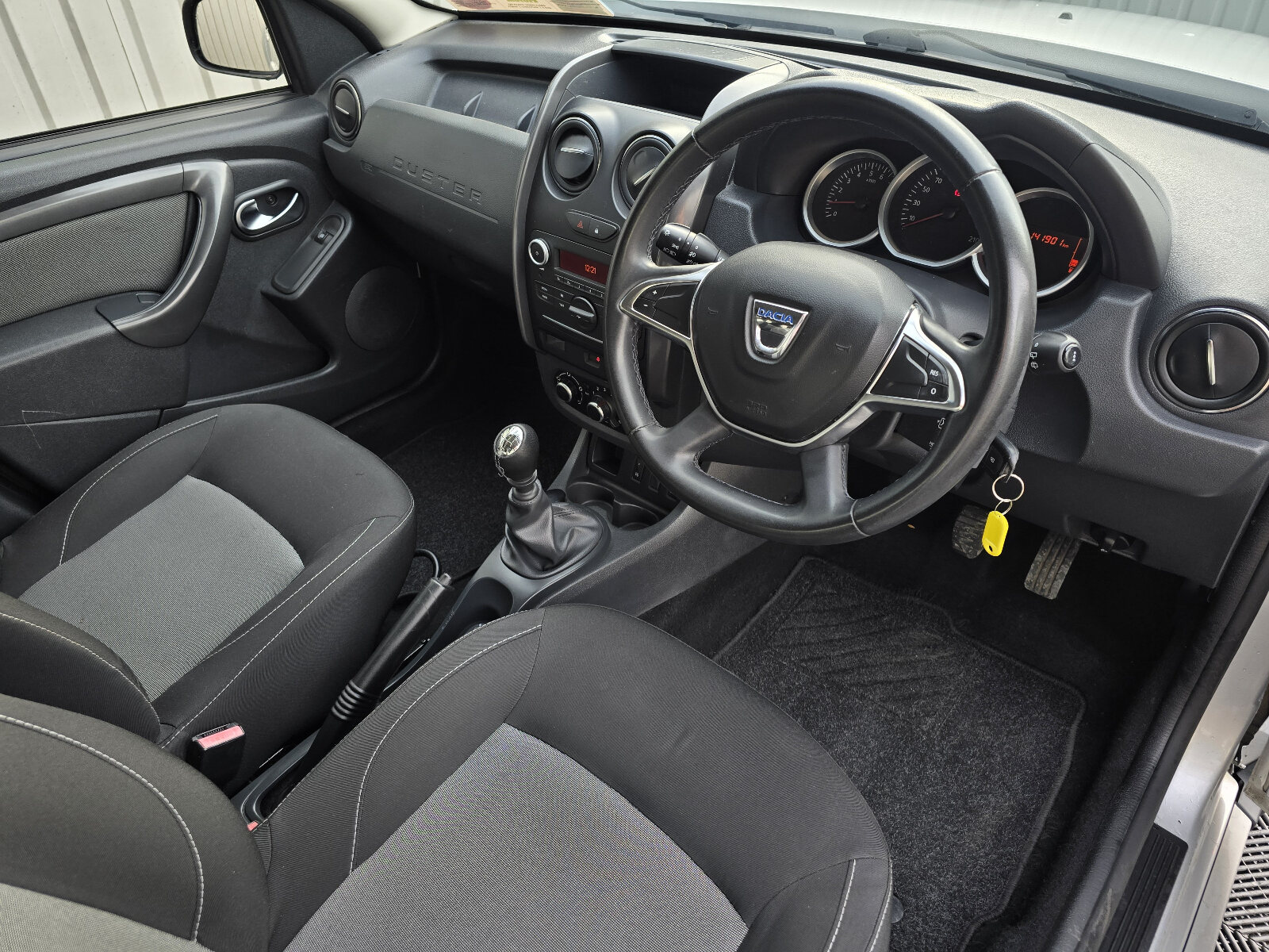 2017 Dacia Duster 1.5 dCi SIGNATURE - Image 11