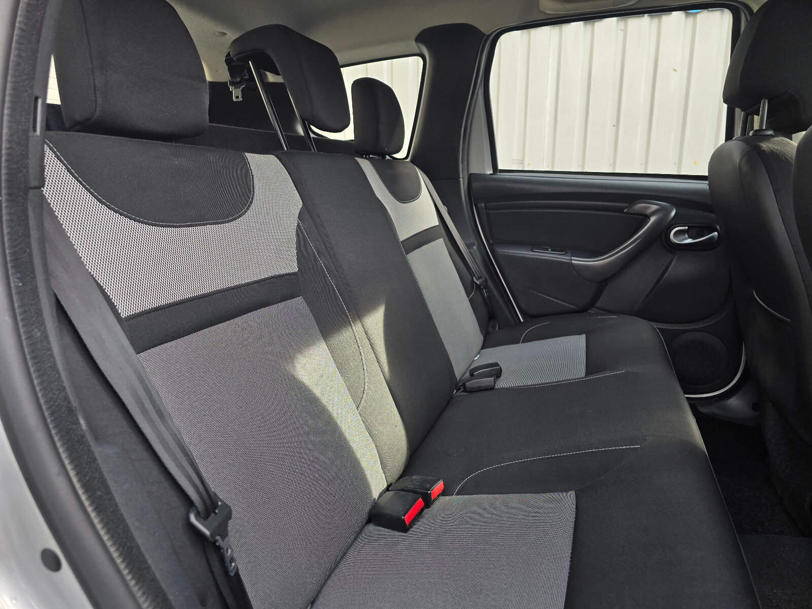 2017 Dacia Duster 1.5 dCi SIGNATURE - Image 19