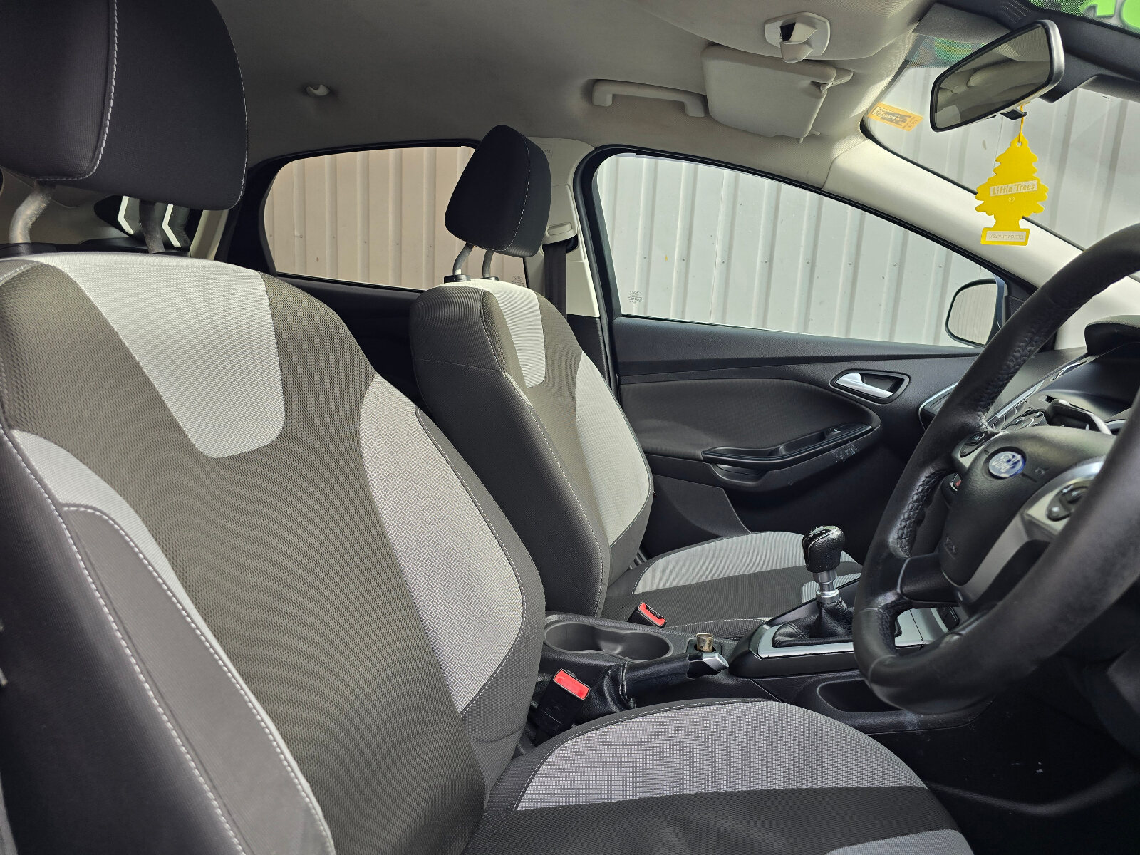 2012 Ford Focus 1.6 TDCI Zetec - Image 12