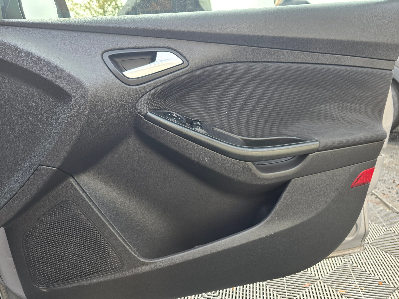 2012 Ford Focus 1.6 TDCI Zetec - Image 18