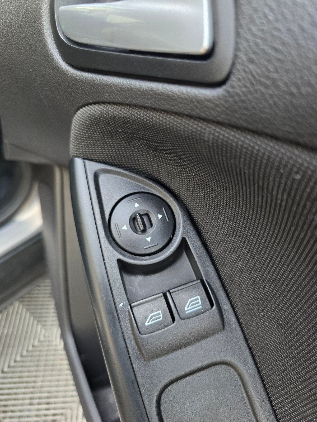 2012 Ford Focus 1.6 TDCI Zetec - Image 19