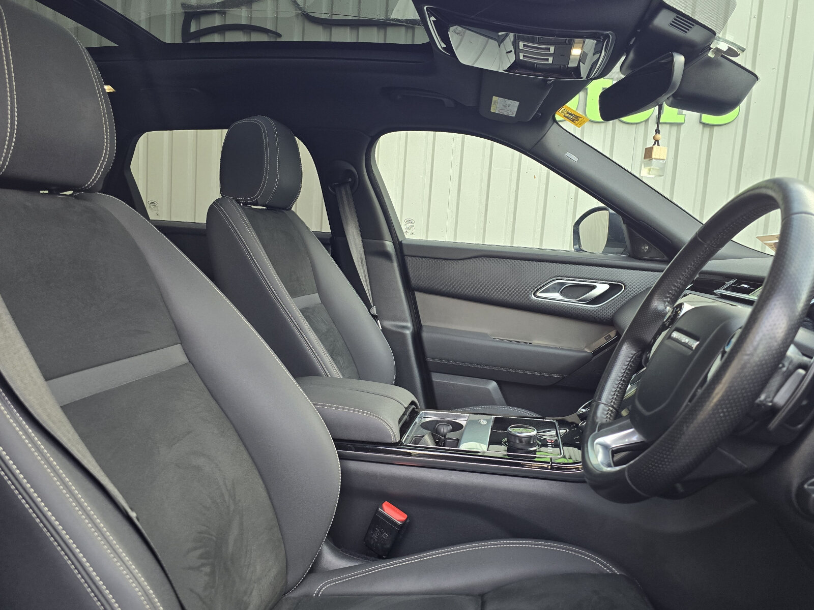 2019 Range Rover Velar 2.0D TD4 180 Standard - Image 11