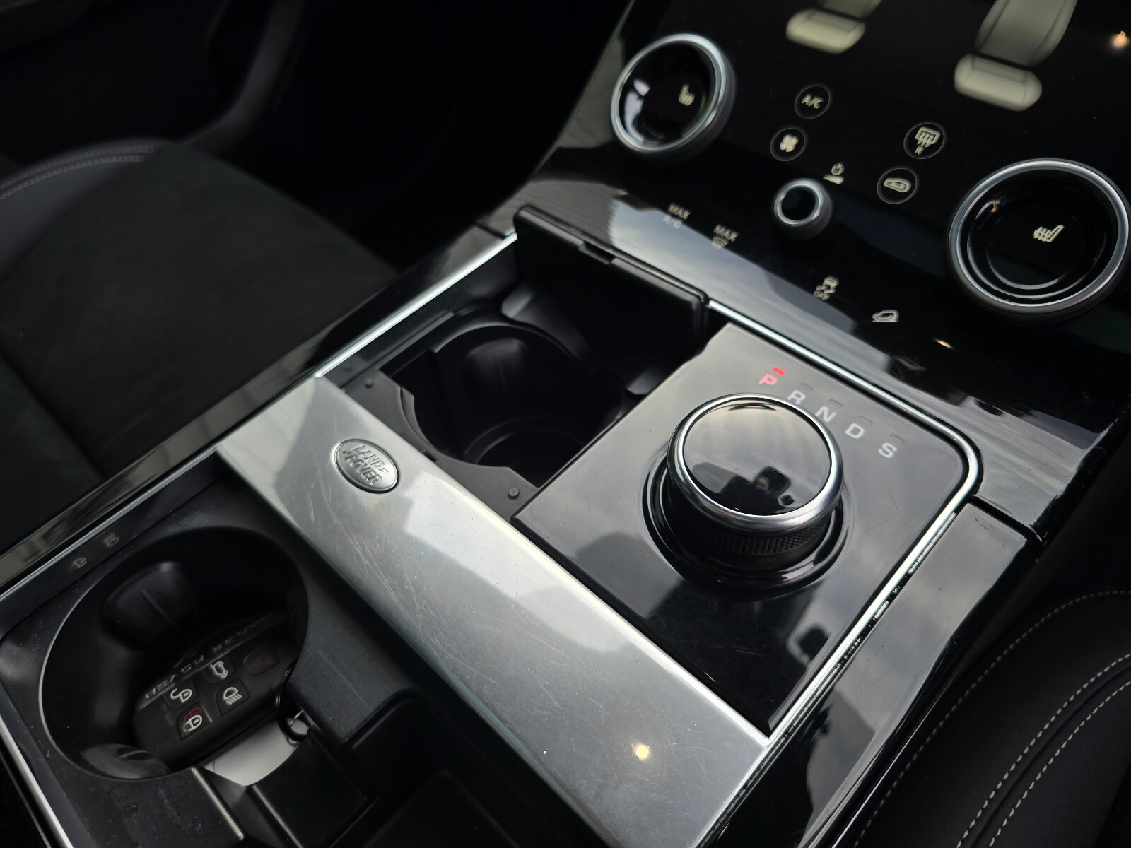 2019 Range Rover Velar 2.0D TD4 180 Standard - Image 16