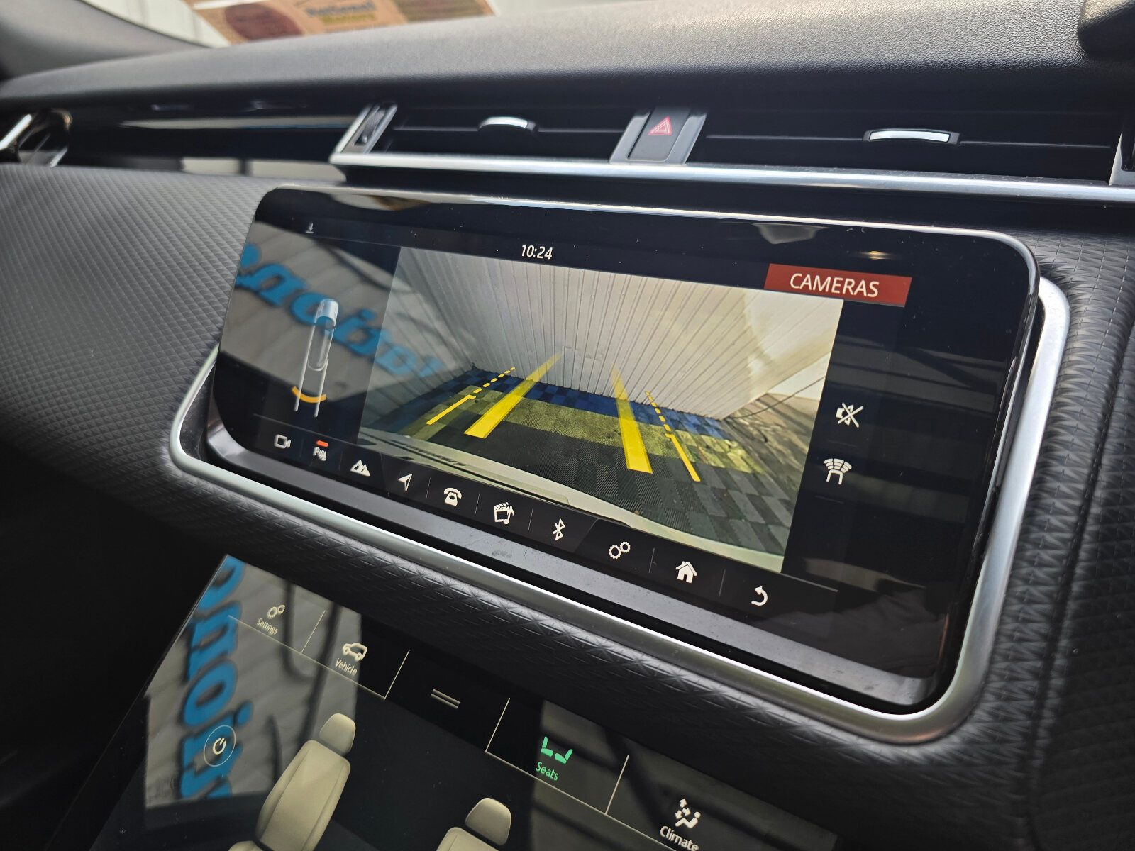 2019 Range Rover Velar 2.0D TD4 180 Standard - Image 18