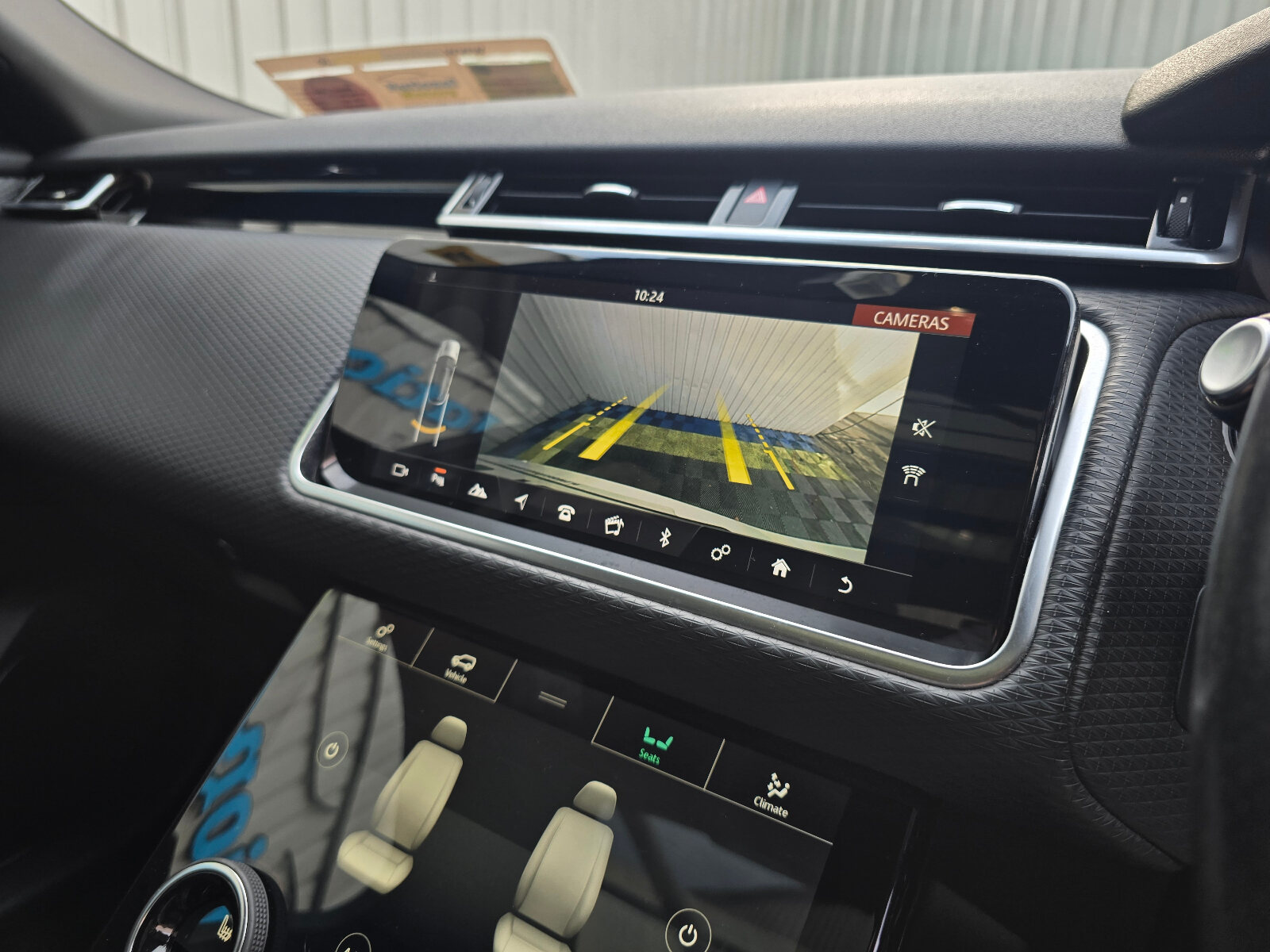 2019 Range Rover Velar 2.0D TD4 180 Standard - Image 19