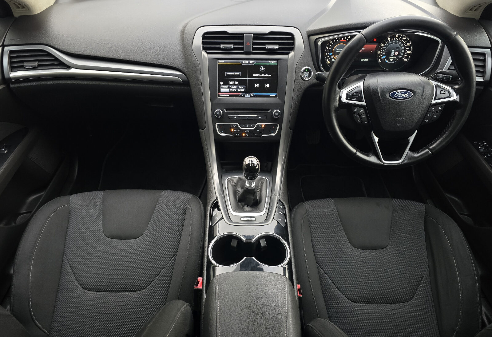 2015 Ford Mondeo 2.0TDCi Titanium - Image 10