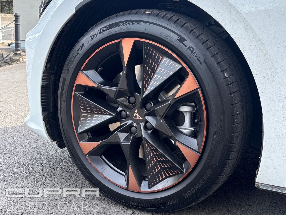 Cupra Born **NOW AVAILABLE** NEW MODEL BORN URBAN 58KWH V2 ** PAN SUNROOF - DYNAMIC DESIGN PACK -  19" STORM ALLOYS Black & Copper**