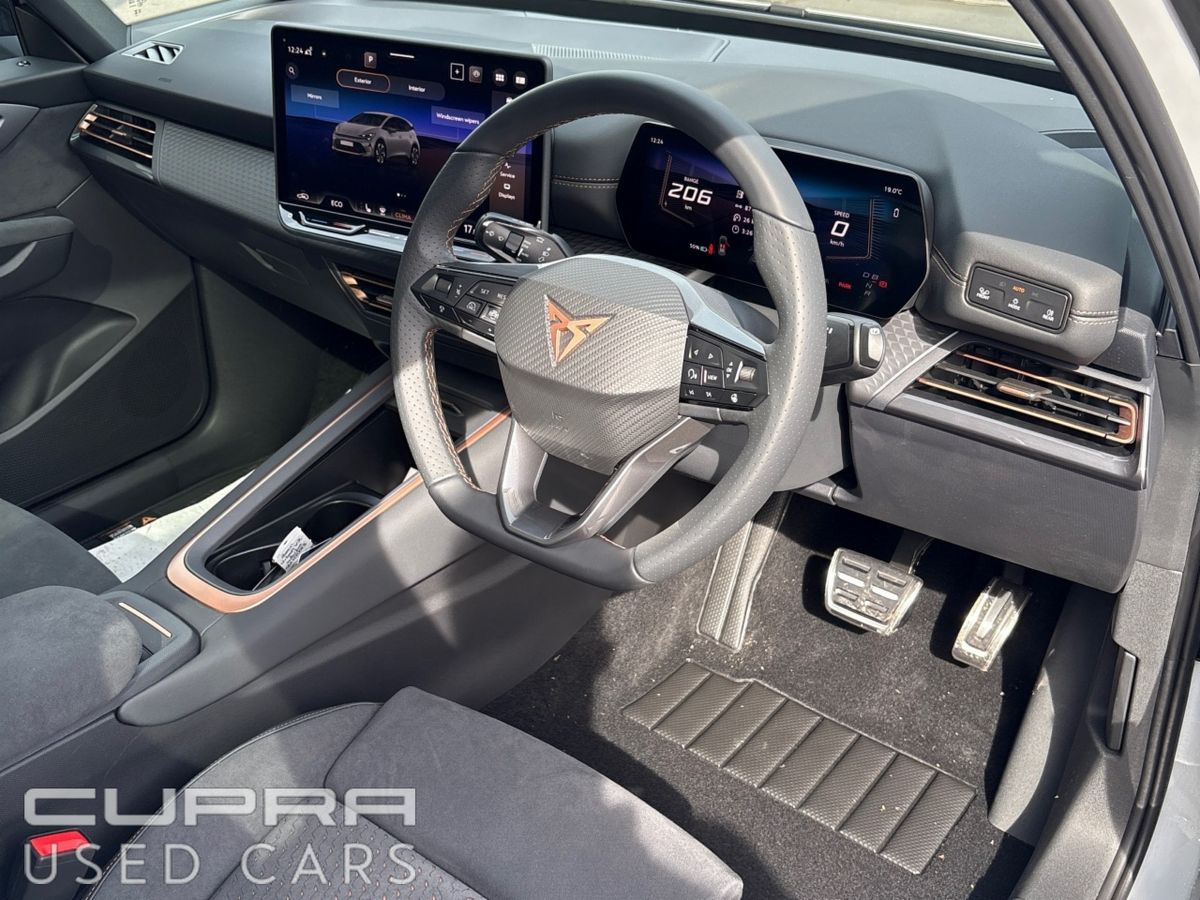 Cupra Born **NOW AVAILABLE** NEW MODEL BORN URBAN 58KWH V2 ** PAN SUNROOF - DYNAMIC DESIGN PACK -  19" STORM ALLOYS Black & Copper**