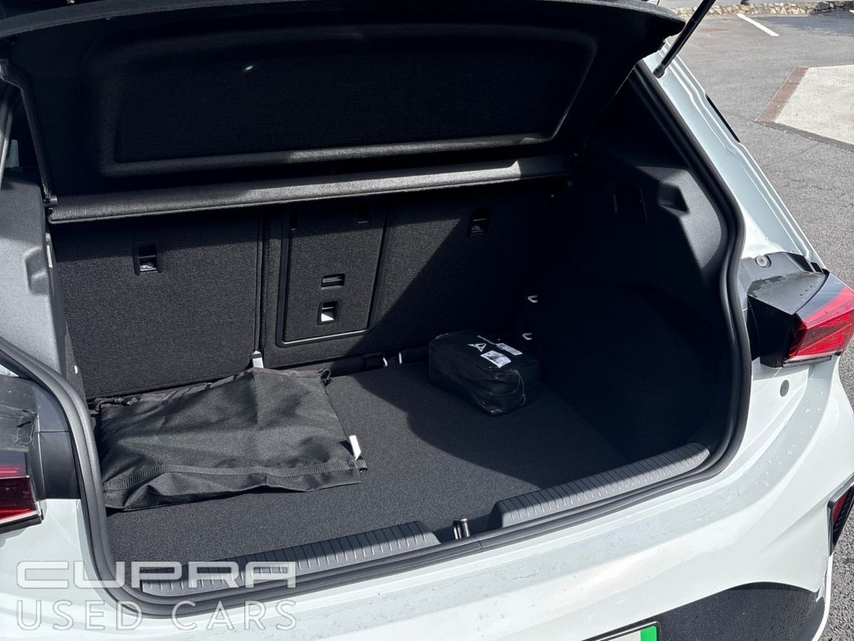 Cupra Born **NOW AVAILABLE** NEW MODEL BORN URBAN 58KWH V2 ** PAN SUNROOF - DYNAMIC DESIGN PACK -  19" STORM ALLOYS Black & Copper**