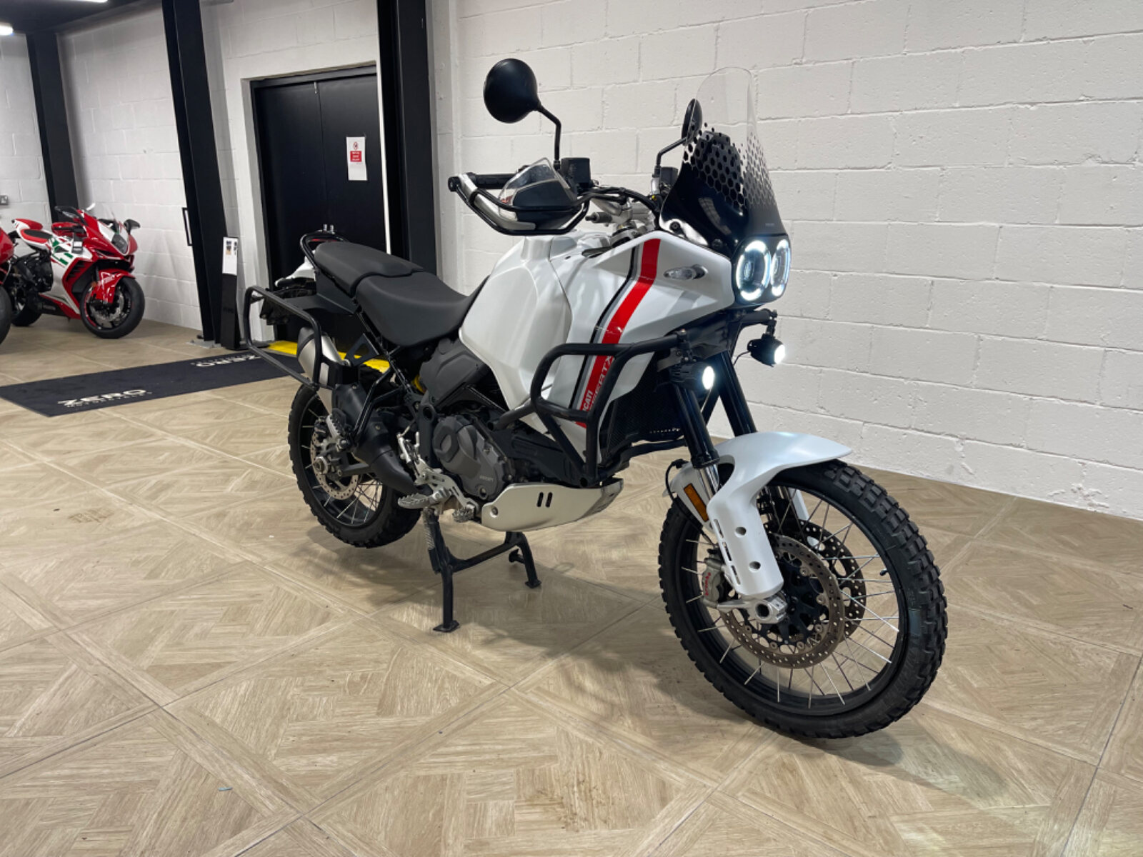 2022 DUCATI DesertX