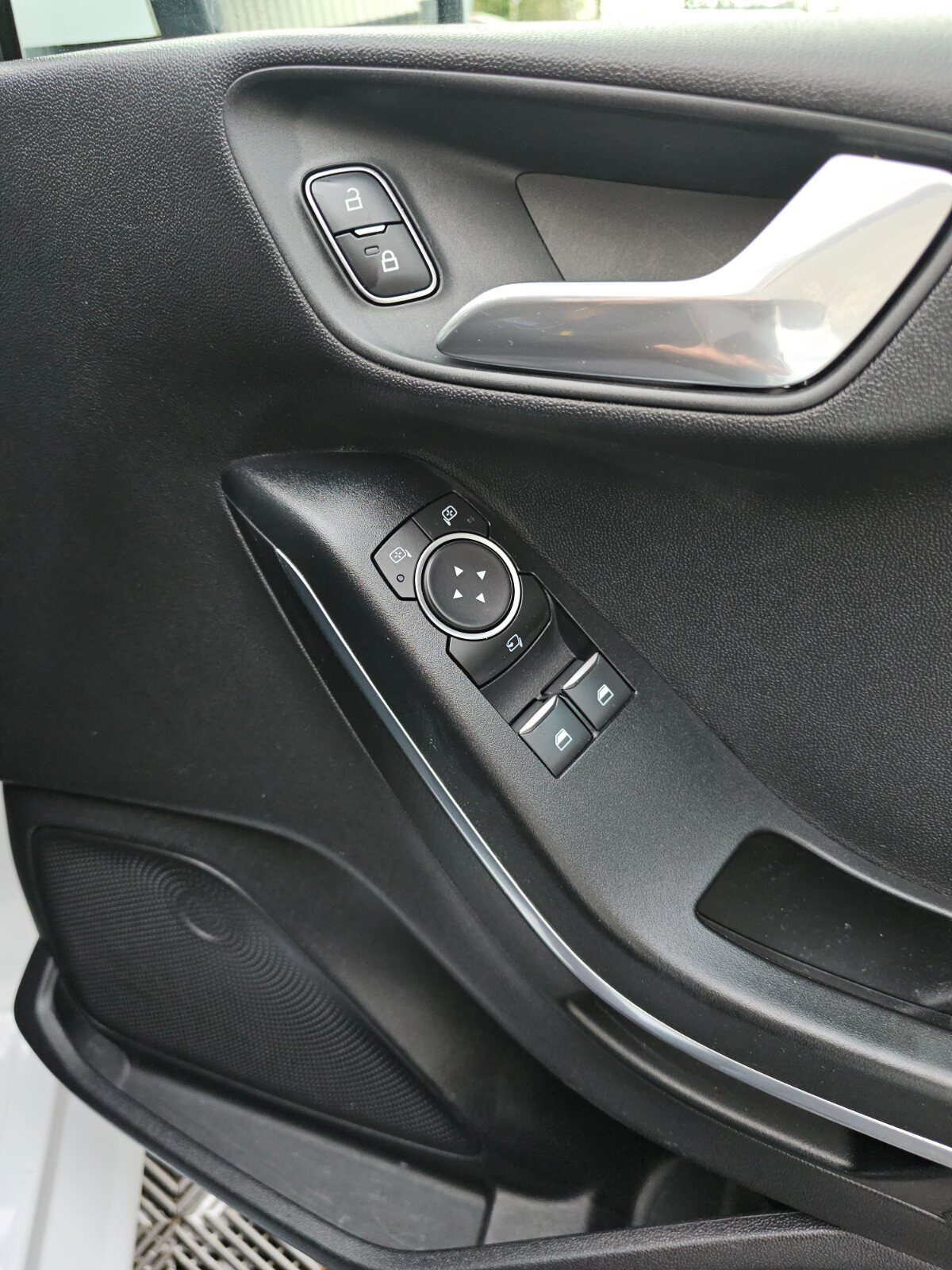 2018 Ford Fiesta TITANIUM 1.0 Petrol - Image 20