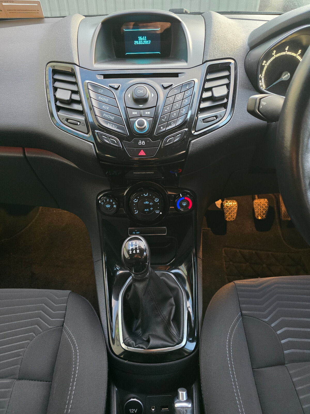 2014 Ford Fiesta 1.0 Petrol ZETEC - Image 13
