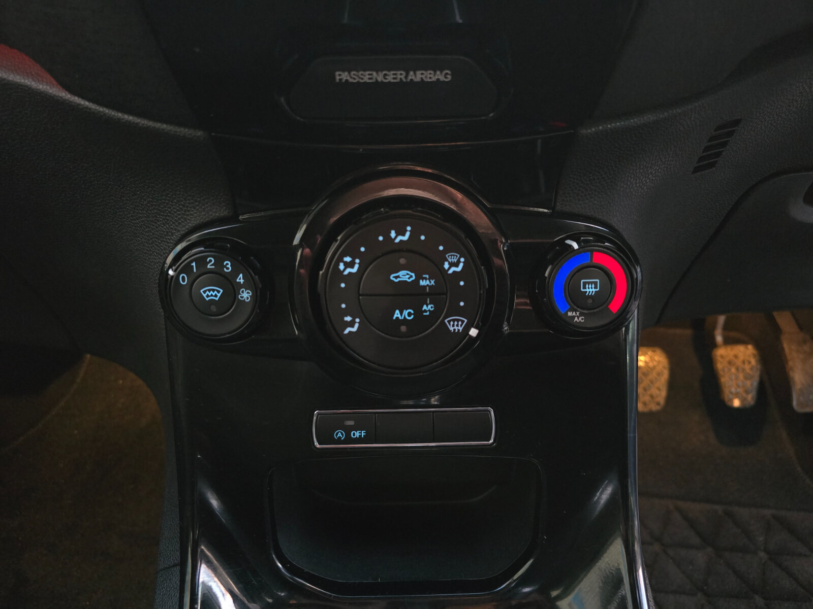 2014 Ford Fiesta 1.0 Petrol ZETEC - Image 15