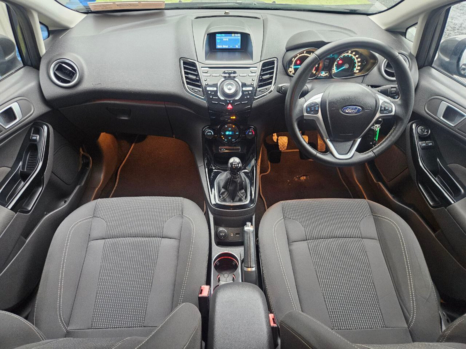 2016 Ford Fiesta TITANIUM 1.0 Petrol - Image 10