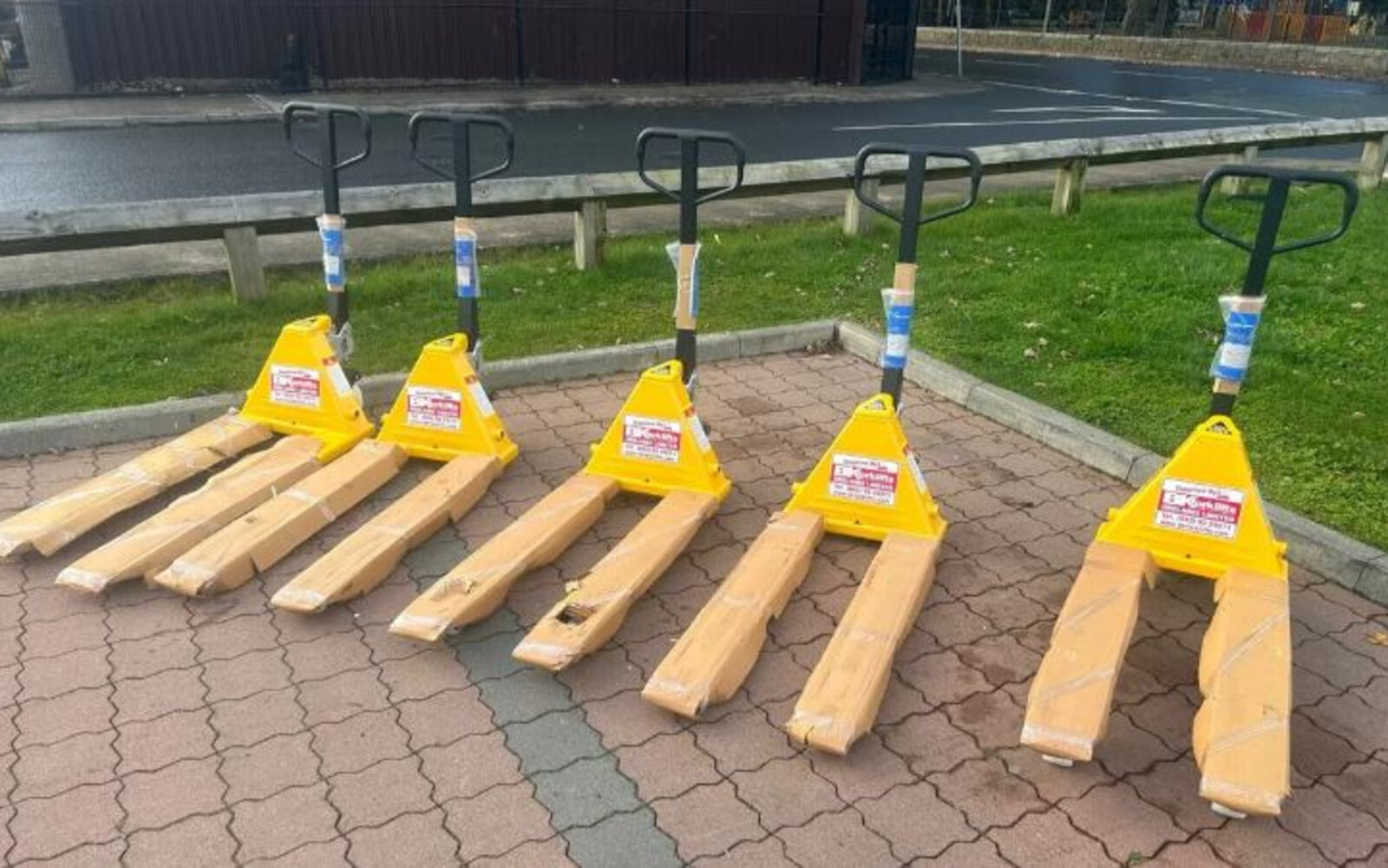 Pallet Trucks (New)