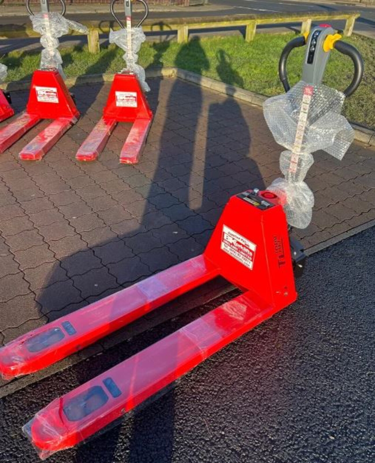 Power Pallet Trucks (New)