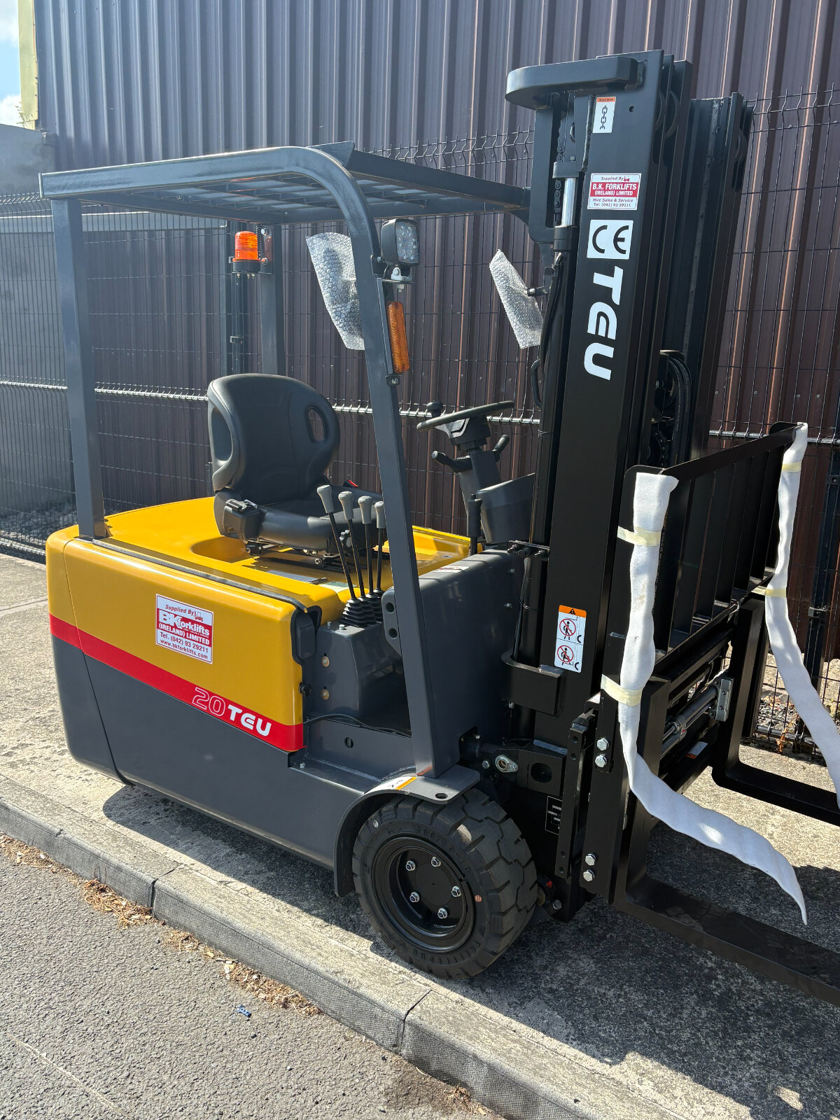 New TEU Electric Forklift