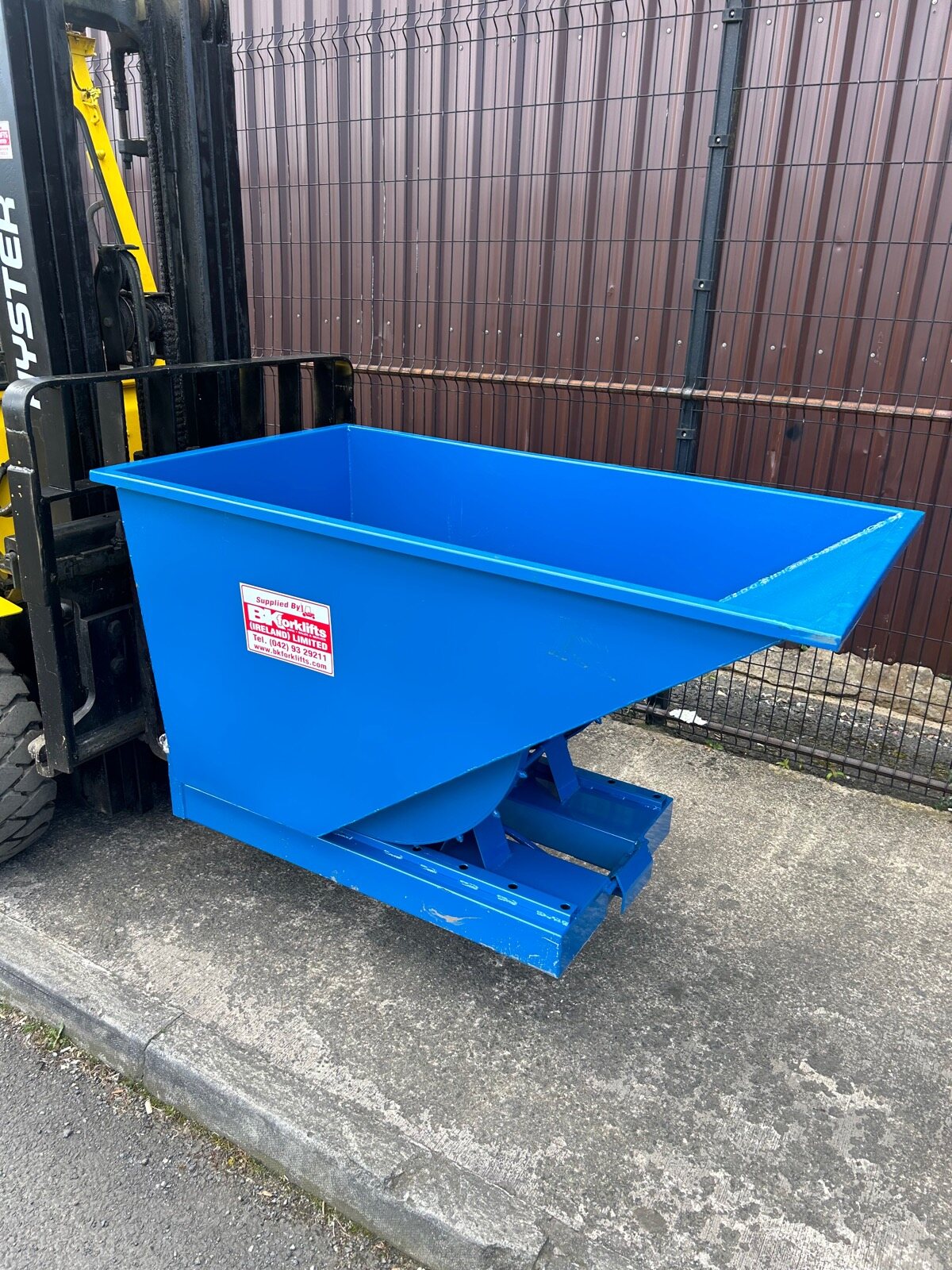 Forklift Tipping skips