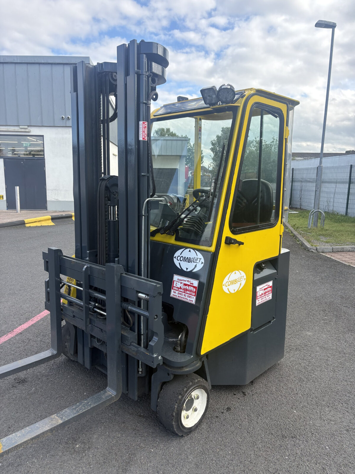 COMBILIFT CB3000