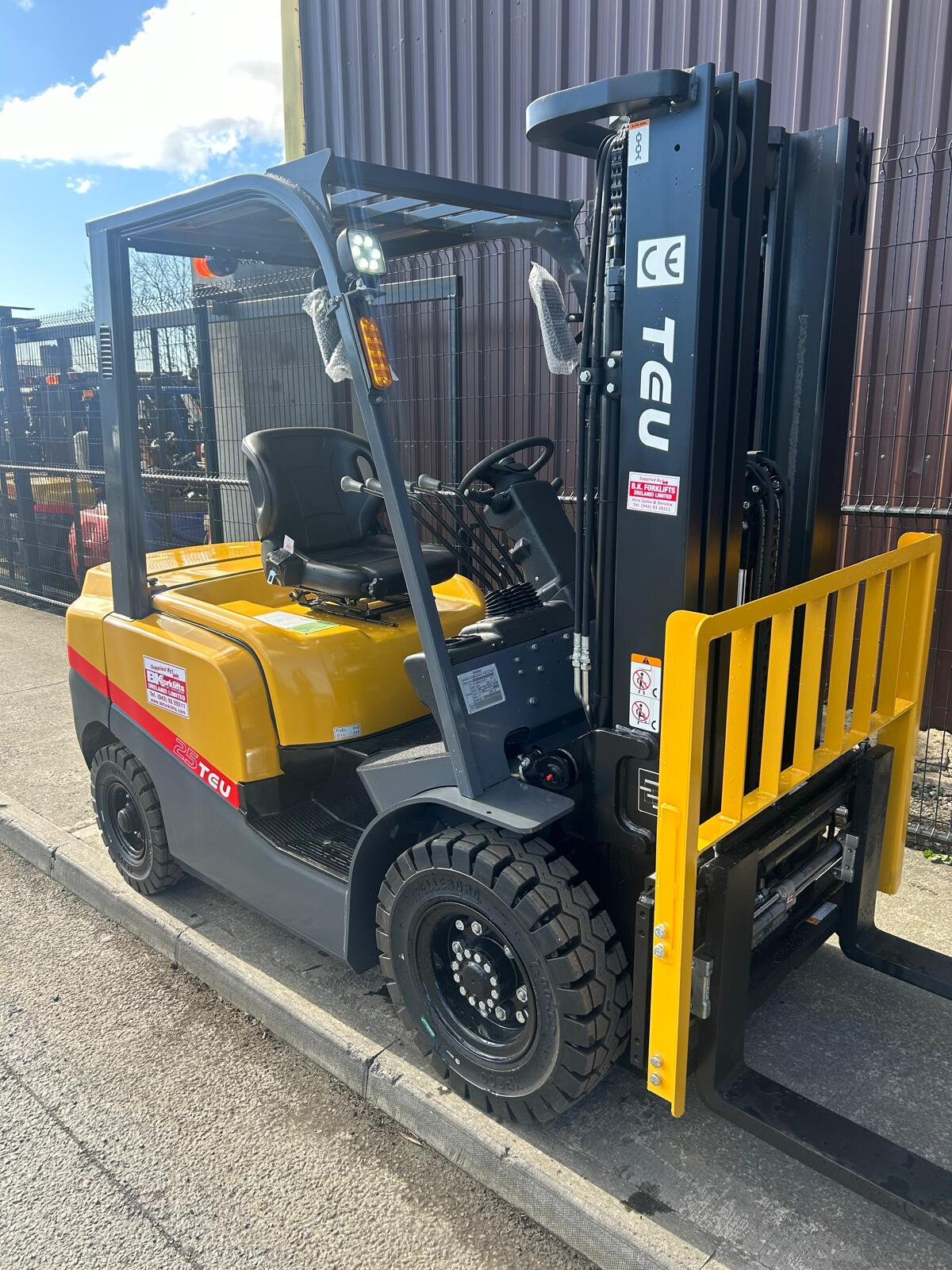New TEU Forklifts